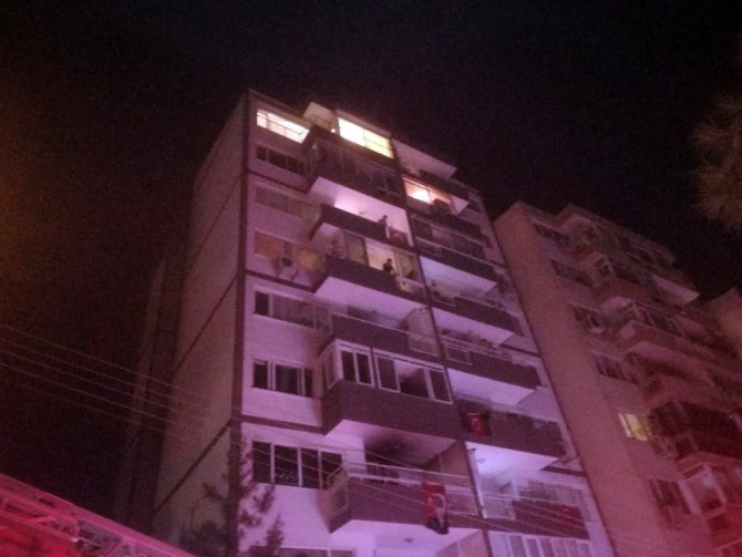 9 Katlı Binanda Korkutan Yangın