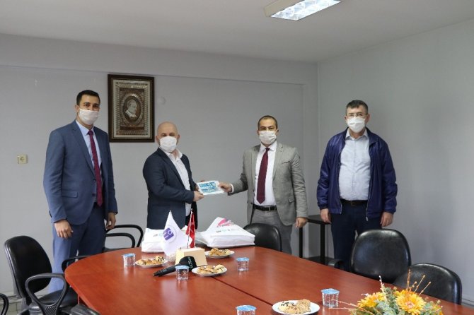 Manisa Büyükşehir Belediyesinden Akademik Odalara Maske Desteği