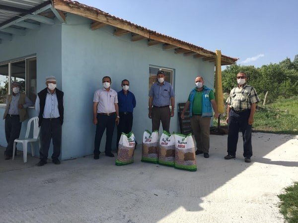 Şaphane’de Üreticilere Tohum Desteği Devam Ediyor