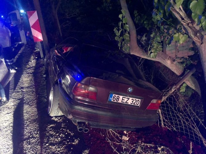 Kontrolden Çıkan Araç Şarampole Devrildi