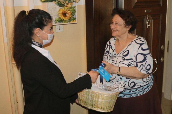 Konak’ta 65 Yaş Ve Üstüne Nostaljik Armağan