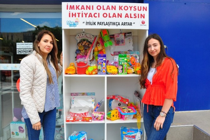 Manisa’da Çocuklara Bayram Hediyesi: ‘Askıda Oyuncak’