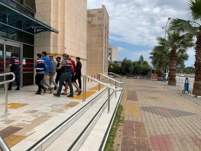 Hayvan Hırsızlığı Yaptığı İddia Edilen 4 Kişi Jandarmadan Kaçamadı