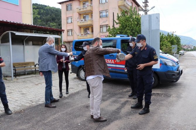 Başkan Biçer’den Güvenlik Güçlerine Çay İkramı