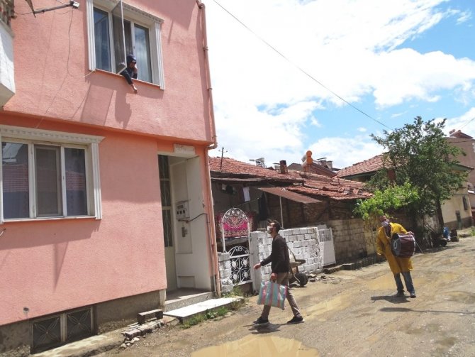 Davulculara Bahşişler Pencerelerden Atıldı