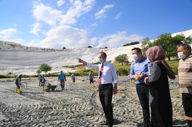 Dünyaca Ünlü Pamukkale’den Yaklaşık 400 Kamyon Çamur Çıkarılacak