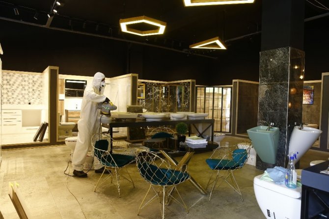 Denizli’de İş Yerlerinde Dezenfekte Çalışmaları Devam Ediyor