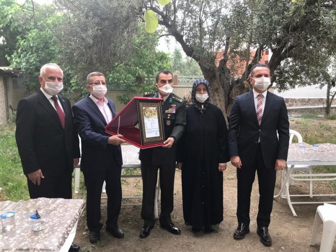 Şehit Fatih Durhan’ın Ailesine ’Şehadet Belgesi’ Takdim Edildi