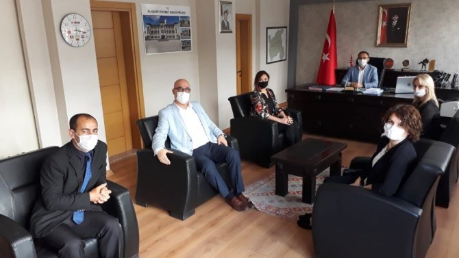 Çocuklar, ’Çocuklarımız Mutlu Biz Mutlu’ E-twinning Projesi İle Mutlu