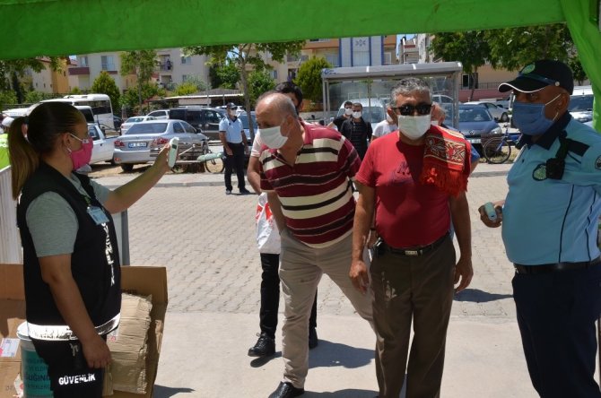 Didim’de Cuma Namazı Açık Pazaryerinde Kılındı