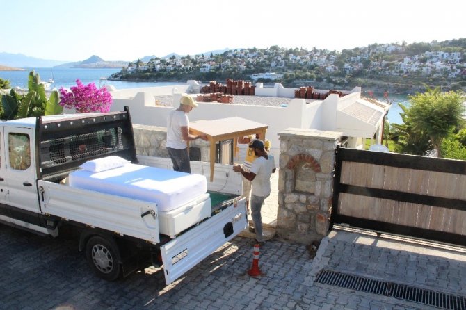 Yılmaz Özdil Evindeki Eşyaları Yıkım Öncesi Boşaltılıyor