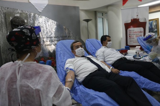 Konak Belediyesinden Kızılay’a Destek