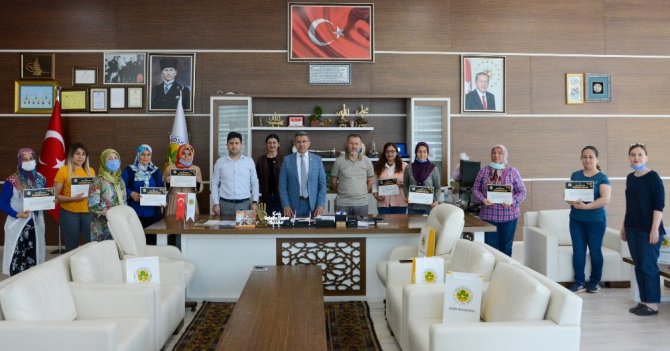 Başkan Güler’den Gönüllü Kursiyerlere Teşekkür Belgesi