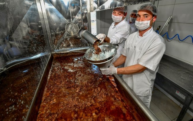 İzmir Büyükşehir Belediyesinden Hem Üreticiye Hem İzmirliye Destek