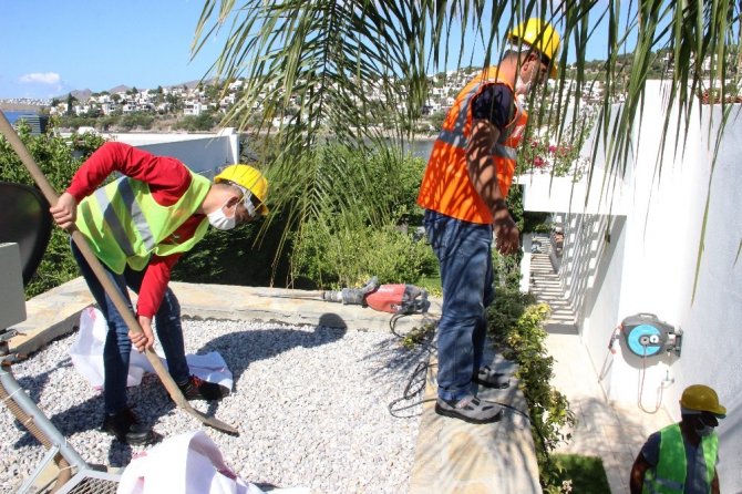 Yılmaz Özdil’in Villasının Kaçak Bölümleri Yıkılıyor