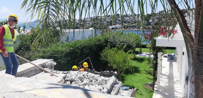 Yılmaz Özdil’in Evinin Yıkımı Devam Ediyor