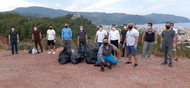 Ak Partili Gençler Marmaris’te Çevre Temizliği Yaptı