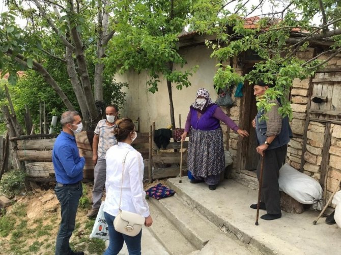 Kaymakam Çiçek Şehit Ailesini Ziyaret Etti