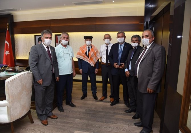 Aydın Valisi Hüseyin Aksoy Poşusunu Taktı