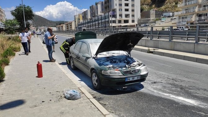 Kuşadası’nda Araç Yangını