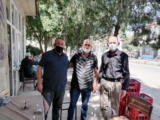 Şuhut’ta Esnaf Ve Sanatkarlar Odası’ndan Esnaflara Dezenfektan Paketi Hediyesi