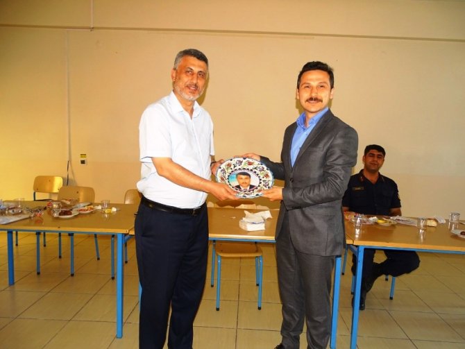 Hisarcık Müftüsü Arda İçin Veda Yemeği