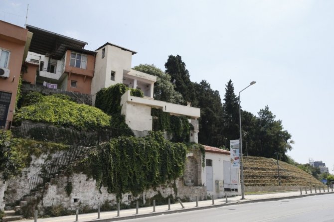 Konak’ta Saklı Tarih Ortaya Çıkıyor