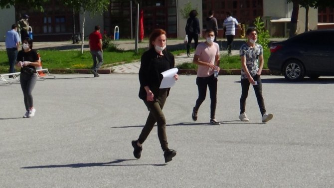 Kütahya’da Yks’nin İkinci Oturumu Ayt Başladı