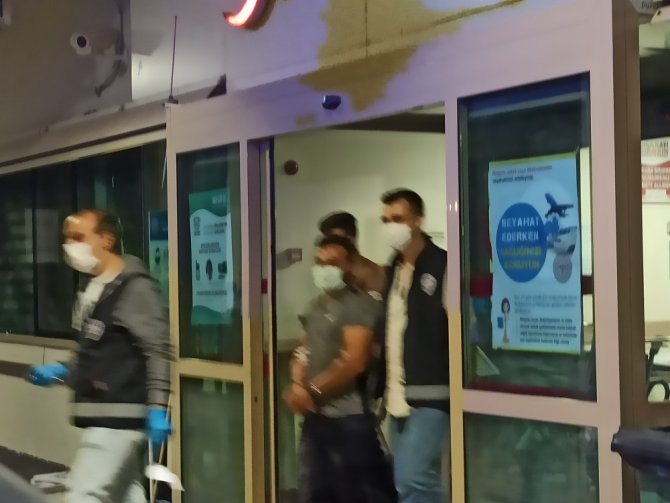 Sigara Hırsızlığı Yapan İki Kişiden Biri Tutuklandı