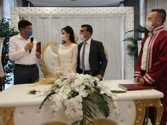 Gazeteci Çarpar, Bekarlığa Veda Etti