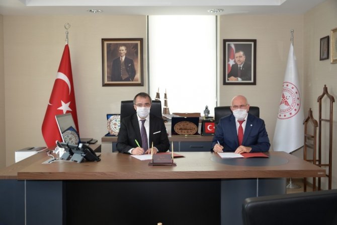 Uşak Hastanesi İçin Protokol İmzalandı