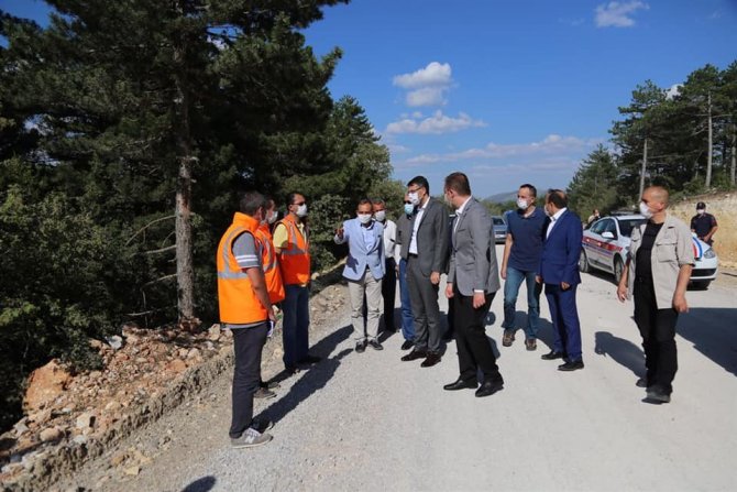 Vali Çelik, Alıncık-ışıklar Grup Köy Yolunda İncelemelerde Bulundu