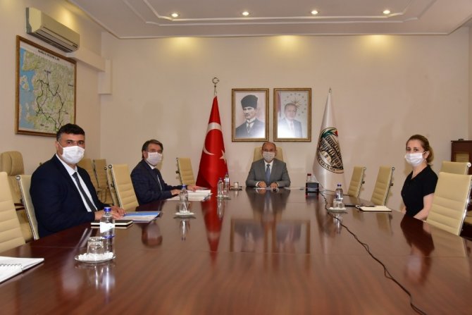 Manisa İl Pandemi Kurulu Toplantısı Vali Karadeniz Başkanlığında Yapıldı