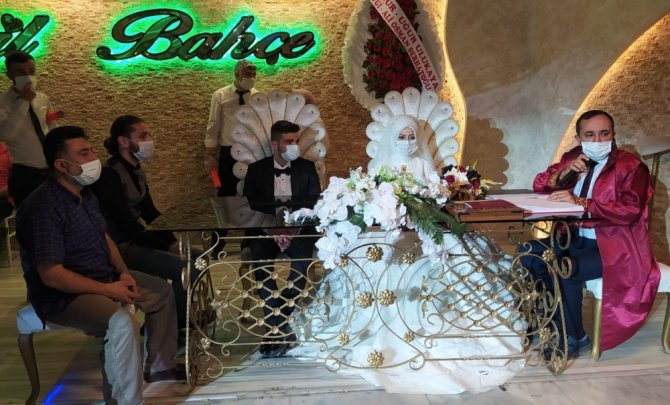 Kütahya’da Düğünler Korona Virüs Önlemleriyle Başladı