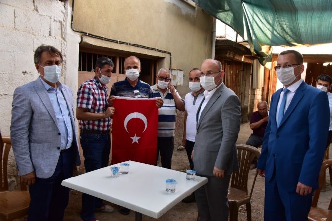 Vali Karadeniz’den Şehit Ailesine Ziyaret