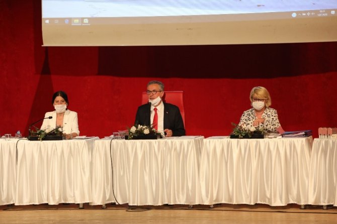 Başkan Arda, ’Beni Koltuktan İndirmek İsteyenler Hayal Görüyor’