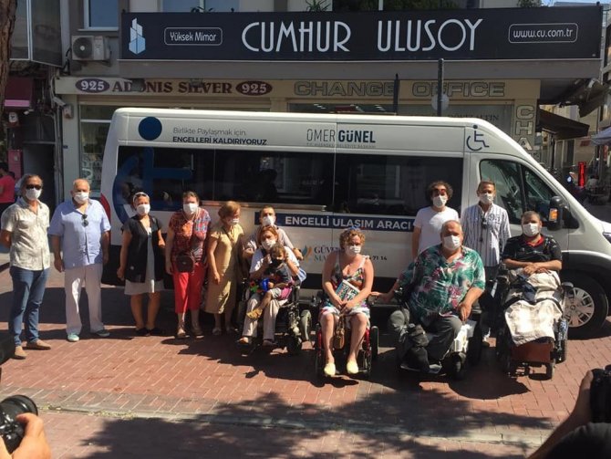Kuşadası Belediyesi Engelli Ulaşım Aracı Hizmete Girdi