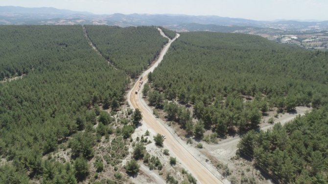 Gördes’e Ulaşımı Kolaylaştıracak Yolda Çalışmalar Devam Ediyor