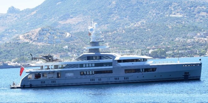 Rus Milyarder Bodrum’a Milyon Dolarlık Yat İle Geldi, Beach’i Kapattı