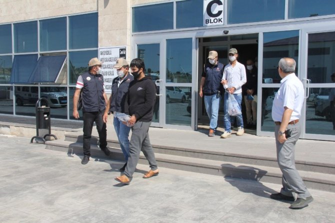 Uşak’ta 3 Deaş Şüphelisi Şahıs Tutuklandı