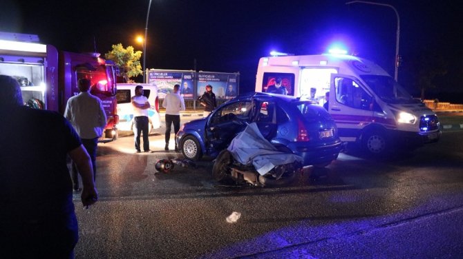 Manisa’da Otomobil İle Motosiklet Çarpıştı: 1 Ölü, 3 Yaralı