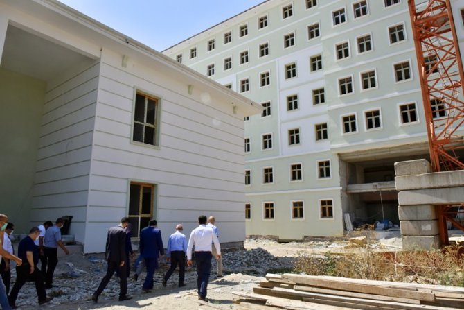 Rektör Ataç’tan Akhisar Yerleşkesi İnşaatına İnceleme