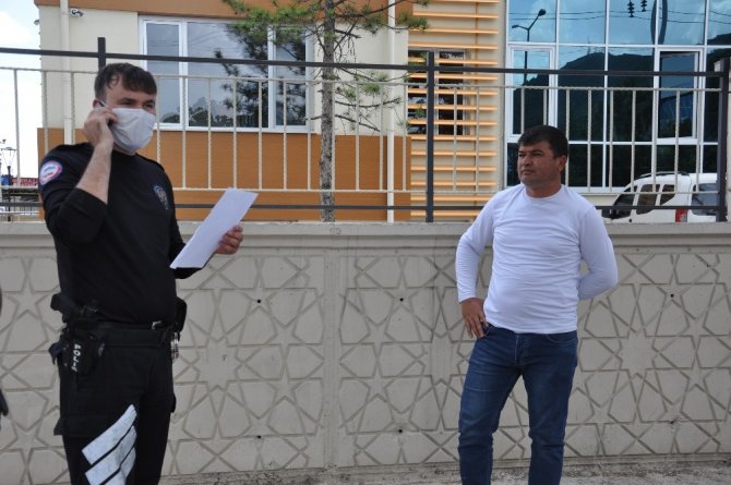 Afyonkarahisar’da Polis Sokakta ‘Korona’ Denetimi Yaptı