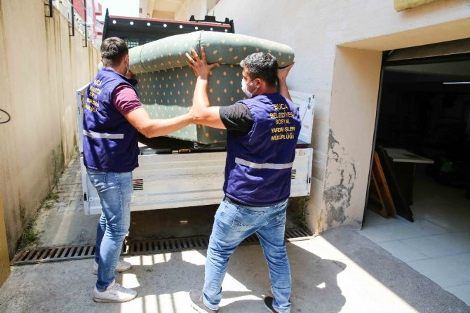 Buca’nın ‘Eşya Bankası’ Yüzleri Güldürüyor