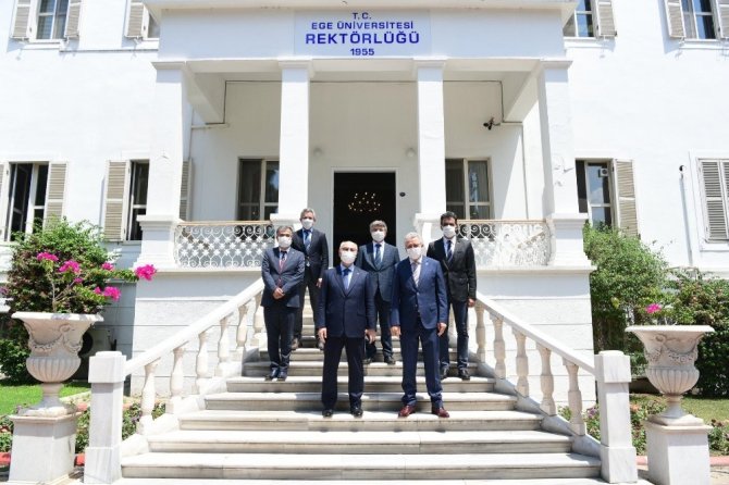 İzmir Valisi Yavuz Selim Köşger, Eü’yü Ziyaret Etti