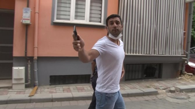 Öfkelenen Kardeş, Av Tüfeği İle Ağabeyinin Evini Bastı