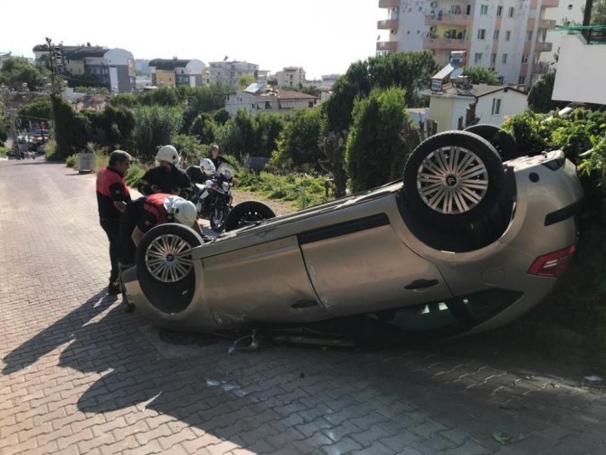 Geriye Doğru Manevra Yapmak İsterken Aracı Takla Atan Sürücü Yaralandı