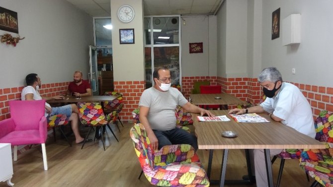 Kıraathane Esnafı, Tedbirler Alınarak Oyunların Oynanmasını İstiyor