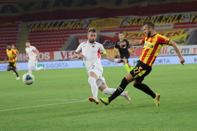 Süper Lig: Göztepe: 0 - Gençlerbirliği: 2 (İlk Yarı)