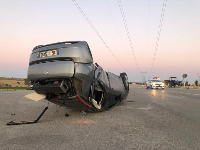 Takla Atıp Ters Dönen Otomobilde 1 Kişi Yaralandı